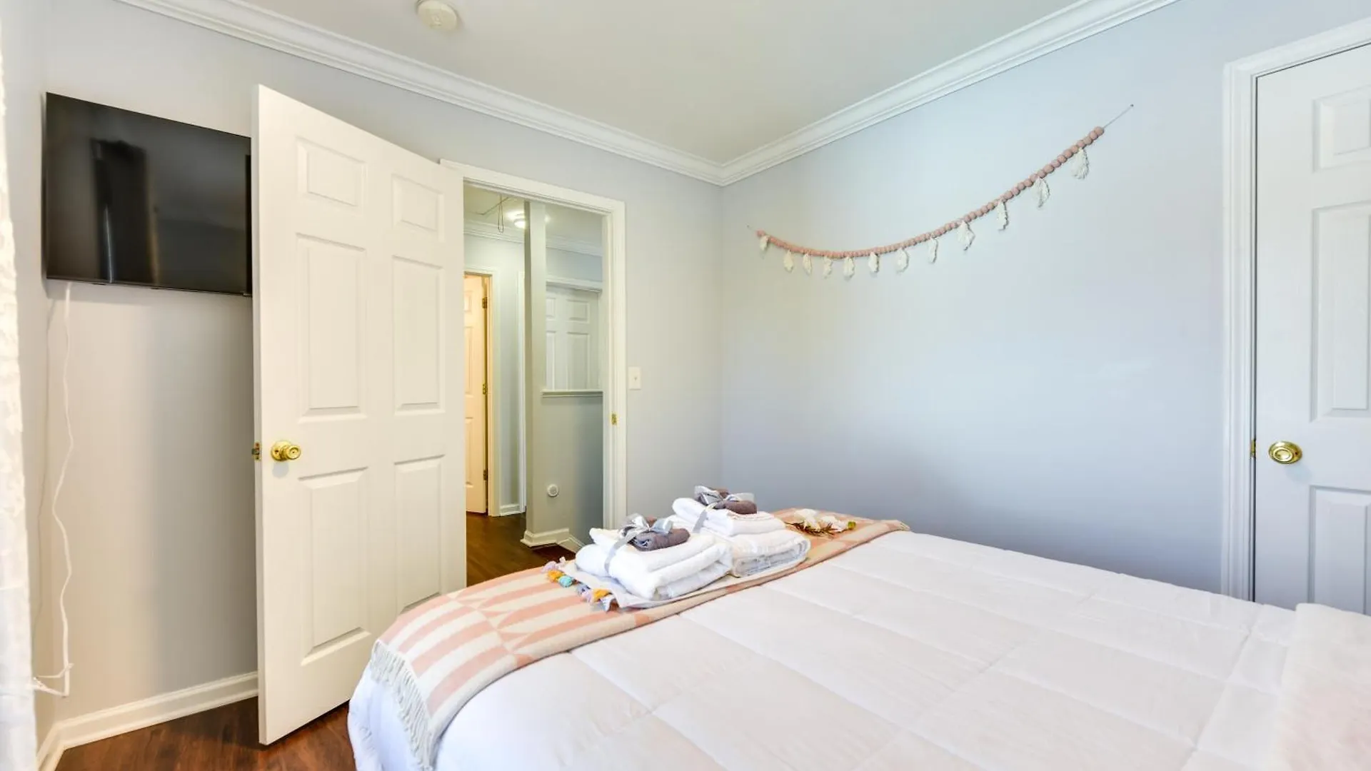 Dom wakacyjny Willa Downtown Gem With Fenced Yard, Bbq Grill And Firepit Charlotte